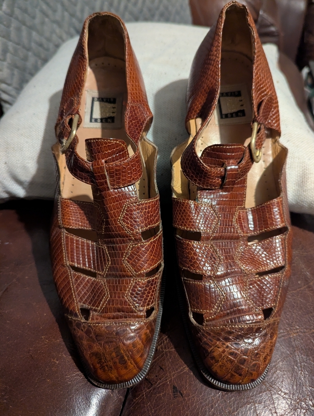 David Edén Men's Brown Lizard-Embossed Leather Fisherman Sandals